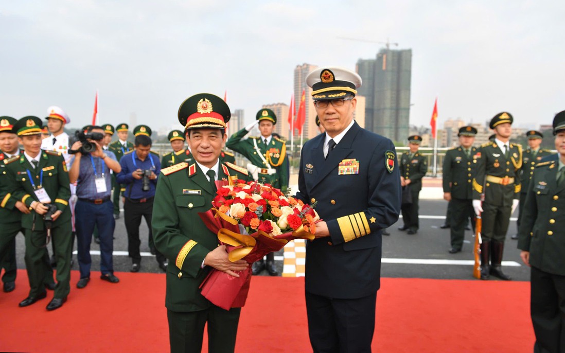 Đoàn đại biểu Bộ Quốc phòng Việt Nam tham gia các hoạt động giao lưu hữu nghị quốc phòng biên giới tại Trung Quốc