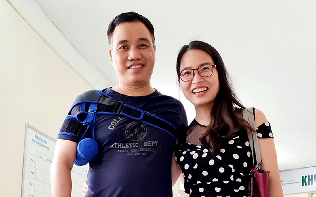 Nữ dược sĩ "đi chậm lại" cùng chồng sau cú rẽ đột quỵ