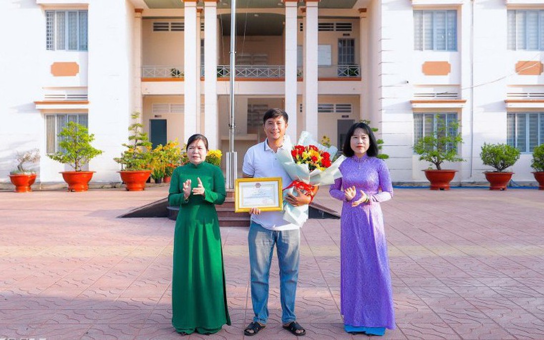 Tây Ninh: Khen thưởng đột xuất cá nhân cứu sống bé trai rơi xuống hầm nước thải