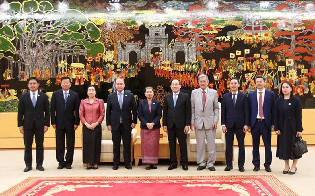 Đoàn đại biểu cấp cao Hội đồng Quốc gia Mặt trận Đoàn kết Phát triển Tổ quốc Campuchia bắt đầu chuyến thăm và làm việc tại Việt Nam