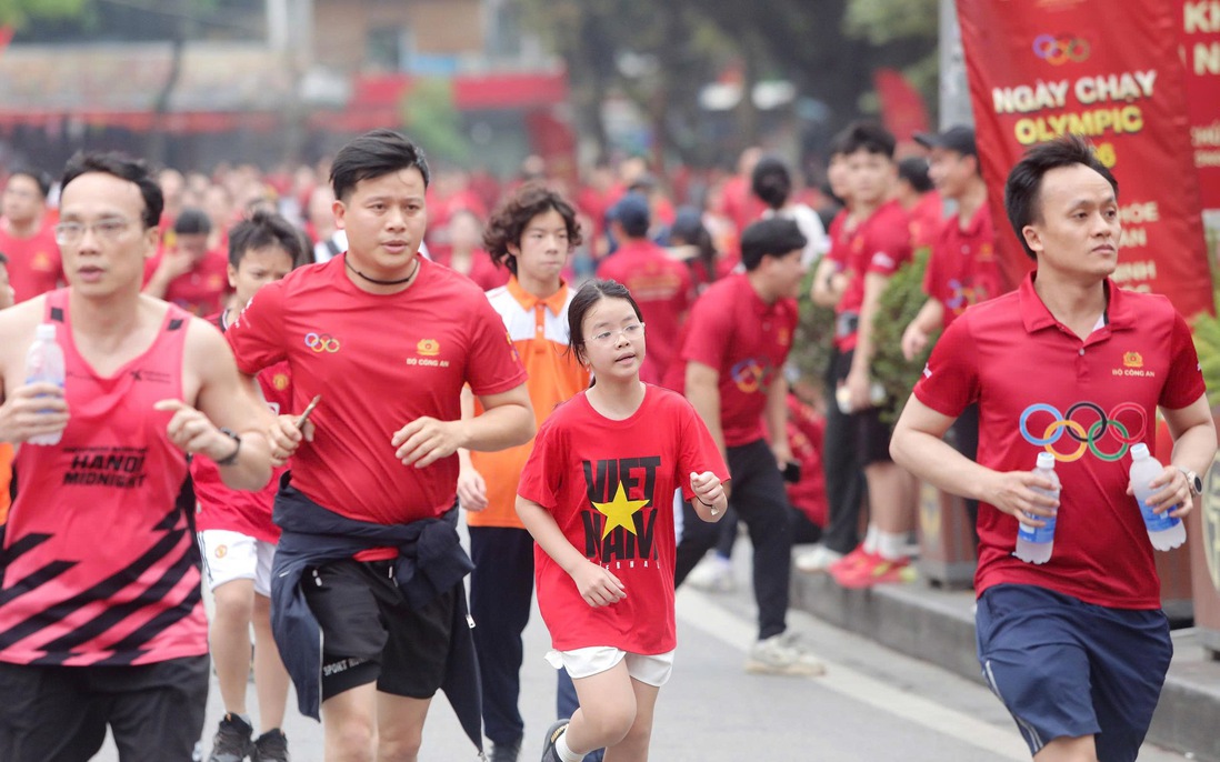Hơn 15.000 người tham gia Ngày chạy Olympic "Vì sức khỏe toàn dân - Vì an ninh Tổ quốc"