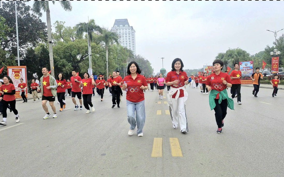 Phụ nữ Lạng Sơn và Cao Bằng hào hứng tham gia "Ngày chạy Olympic"