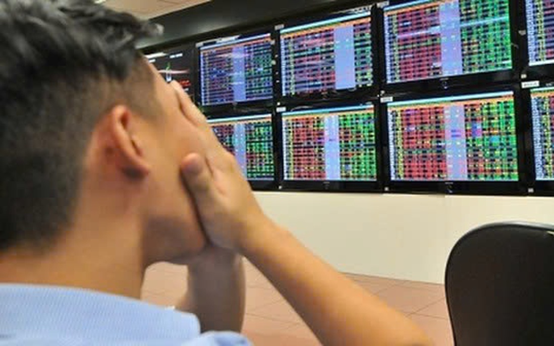 VN-Index “gãy” mốc 1.600 điểm: Làn sóng bán tháo nhấn chìm thị trường