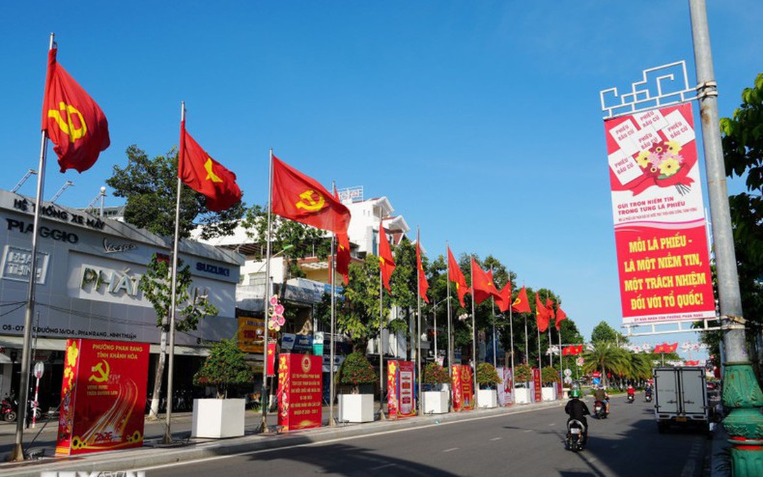 Người đại biểu dân cử: Hiểu, giải quyết vấn đề, phát triển địa phương