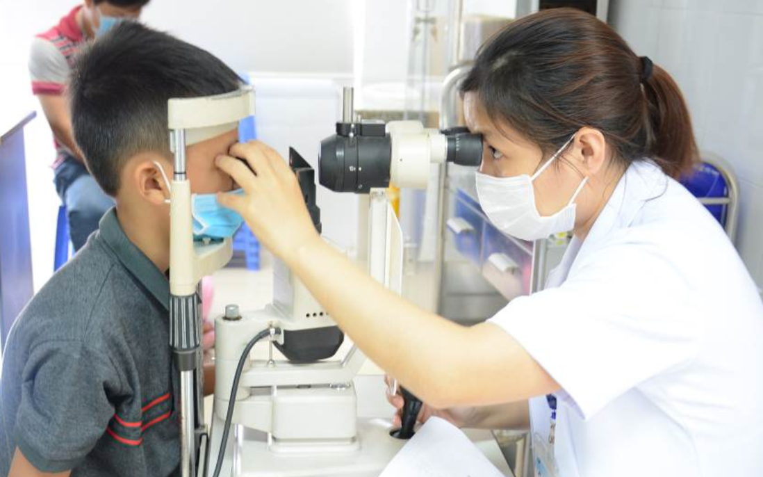 Những “mối nguy vô hình” đe dọa thị lực trẻ nhỏ