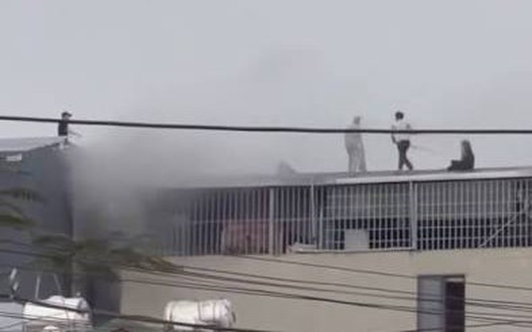 Hà Nội: Hai thanh niên dũng cảm cứu thoát nhiều người trong đám cháy ở Lĩnh Nam