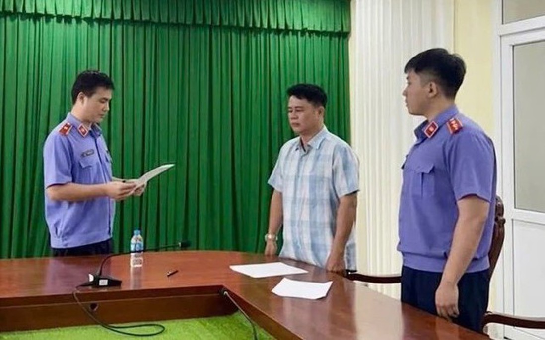 Vụ bé gái tử vong do tai nạn tại Vĩnh Long: Khởi tố, bắt tạm giam nguyên Phó thủ trưởng và điều tra viên