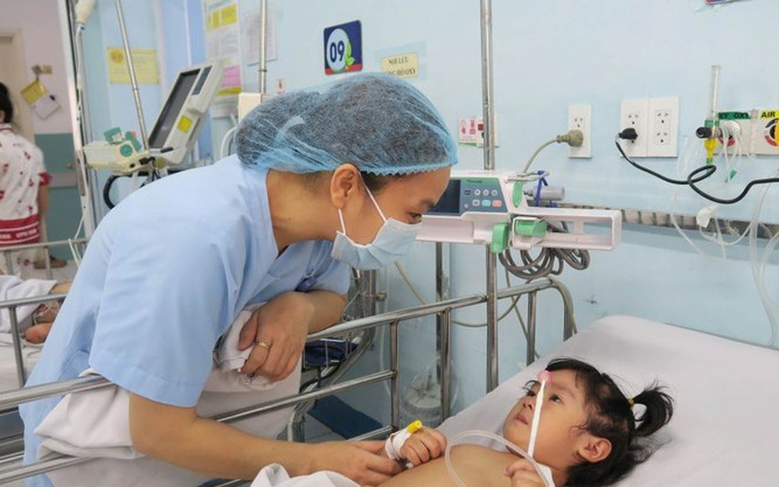 Bệnh tay chân miệng gia tăng, nhiều ca trở nặng do biến chủng EV71