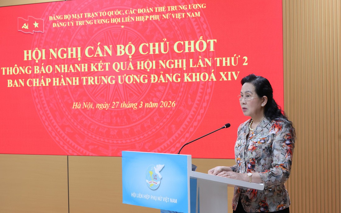 Chủ tịch Hội LHPN Việt Nam Lê Thị Thủy thông báo kết quả Hội nghị Trung ương 2 khóa XIV
