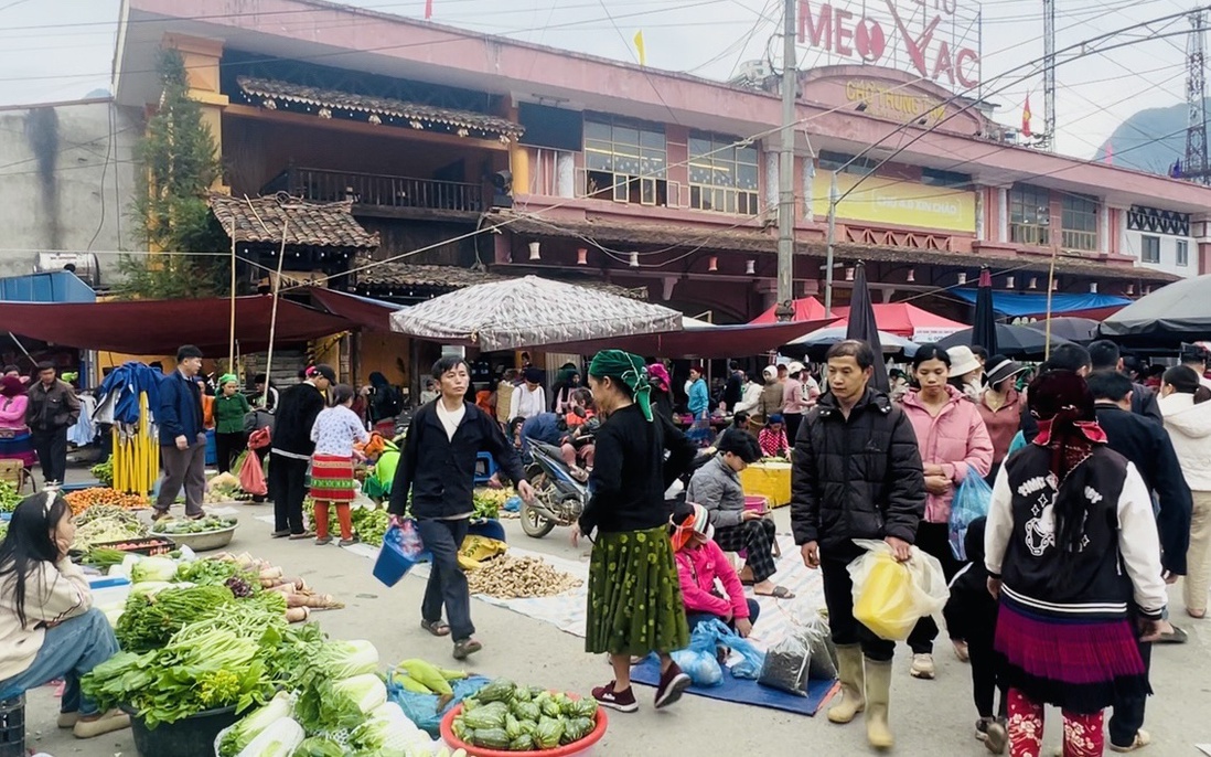 Chợ phiên Mèo Vạc: Điểm hẹn tình thân giữa lòng cao nguyên đá