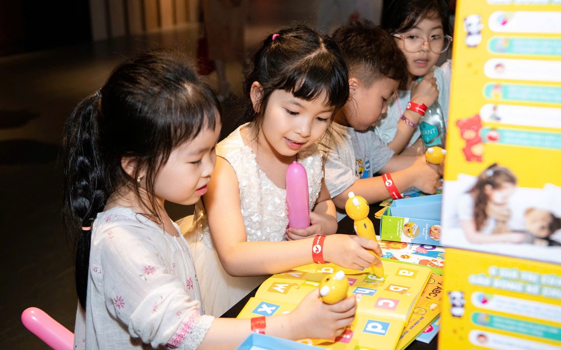 Nếu trẻ không thích đọc sách, lỗi bắt đầu từ người lớn