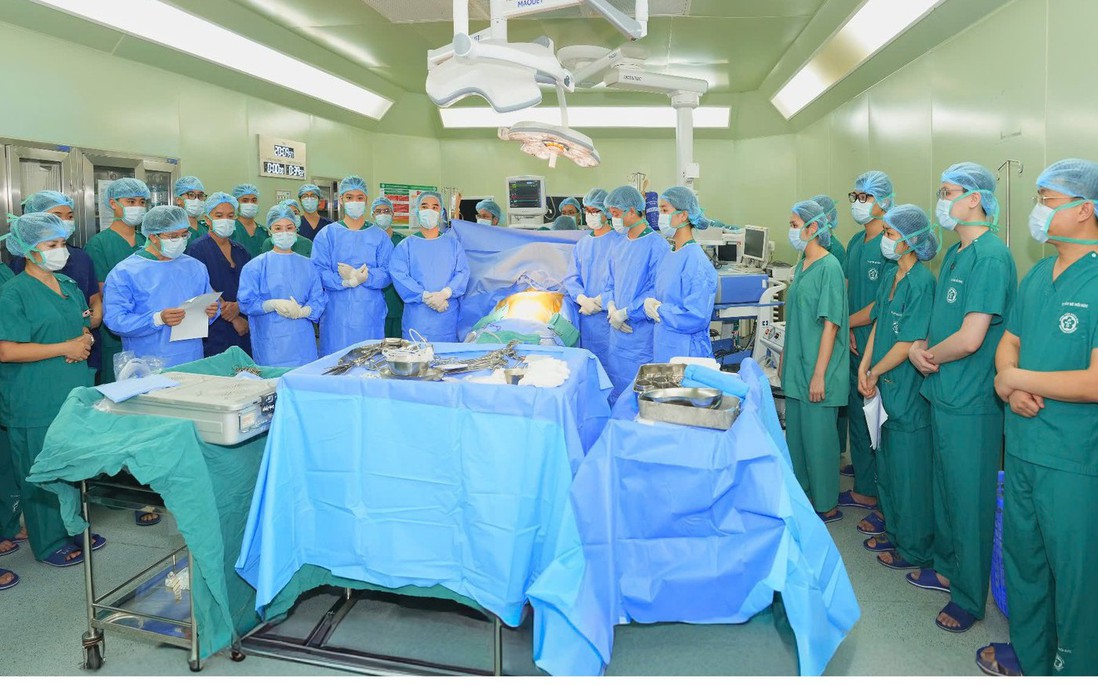 8 cuộc đời được hồi sinh từ 1 quyết định đầy nhân văn