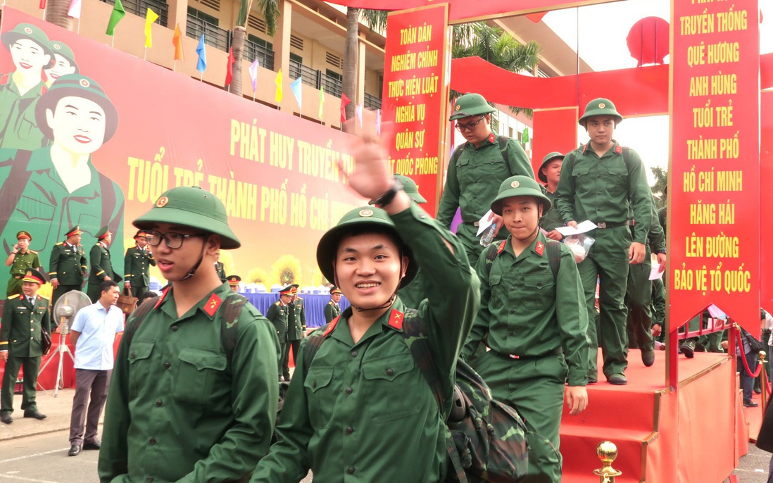 Hơn 9.000 thanh niên TPHCM lên đường nhập ngũ