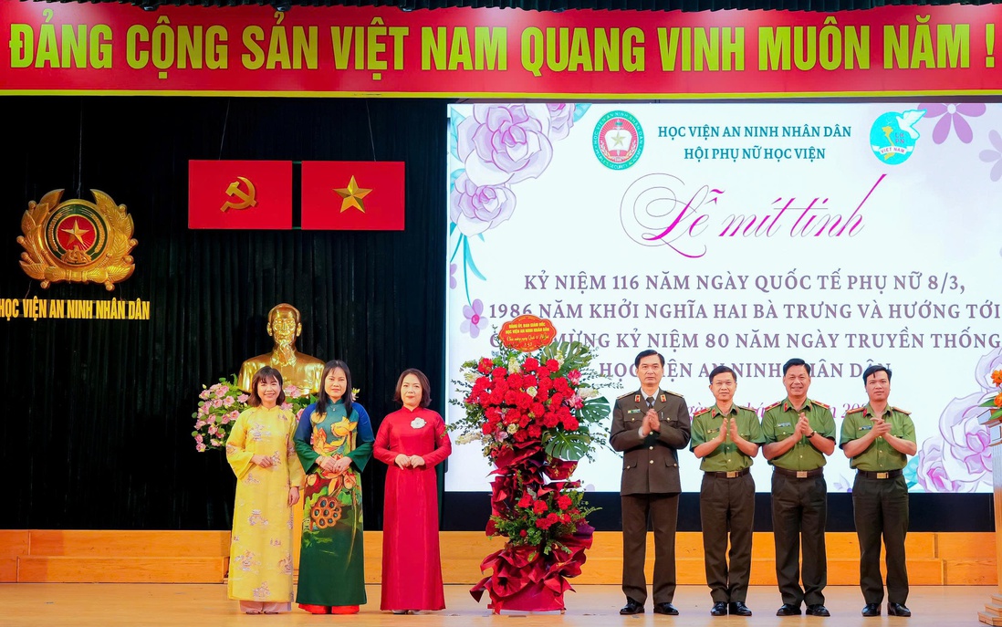 Phụ nữ Học viện An ninh nhân dân cần quan tâm vấn đề gia đình, giáo dục về giới