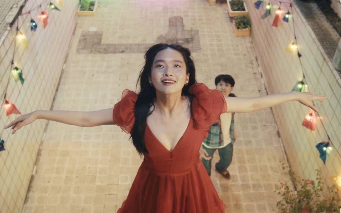 Nguyên nhân khiến "Cảm ơn người đã thức cùng tôi" lội ngược dòng ngoạn mục tại phòng vé