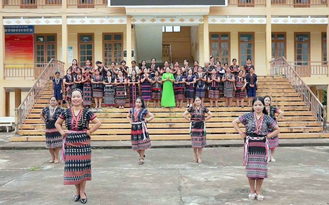 Rộn ràng điệu dân vũ “Ta đi bầu cử” trước ngày hội non sông