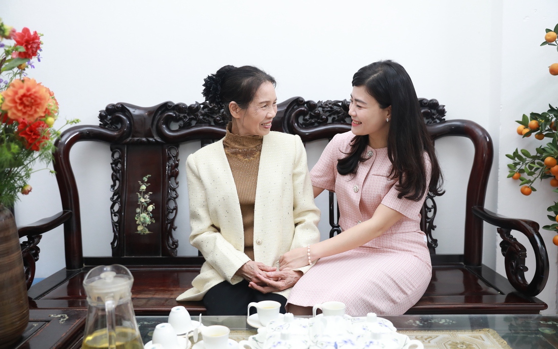 Nàng dâu tặng món quà 8/3 đặc biệt khiến mẹ chồng ưng ý khoe hàng xóm