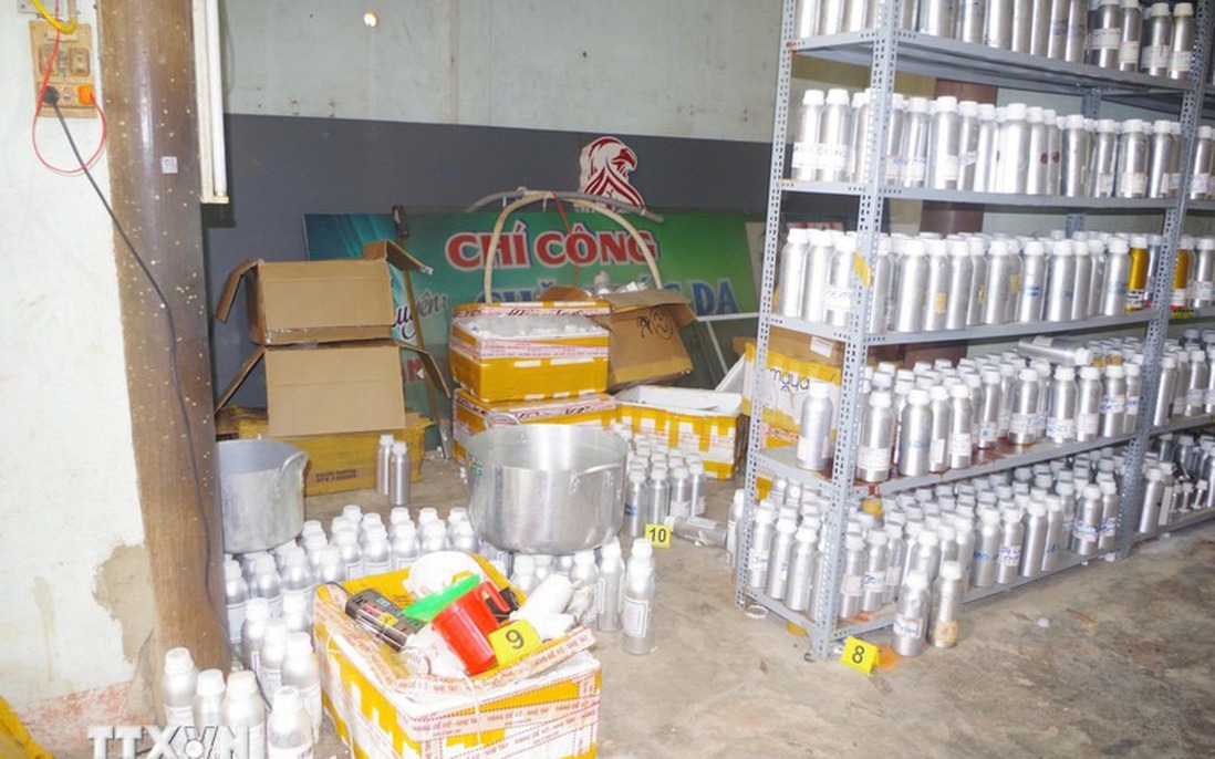 Đồng Nai: Tìm bị hại trong vụ sản xuất, buôn bán hàng chục ngàn chai nước hoa giả