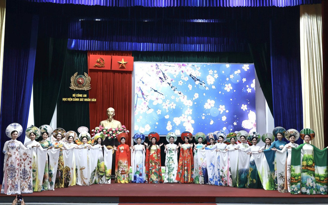 Gặp mặt cán bộ Hội và trao giải cuộc thi ảnh "Duyên dáng Phụ nữ Học viện Cảnh sát nhân dân"