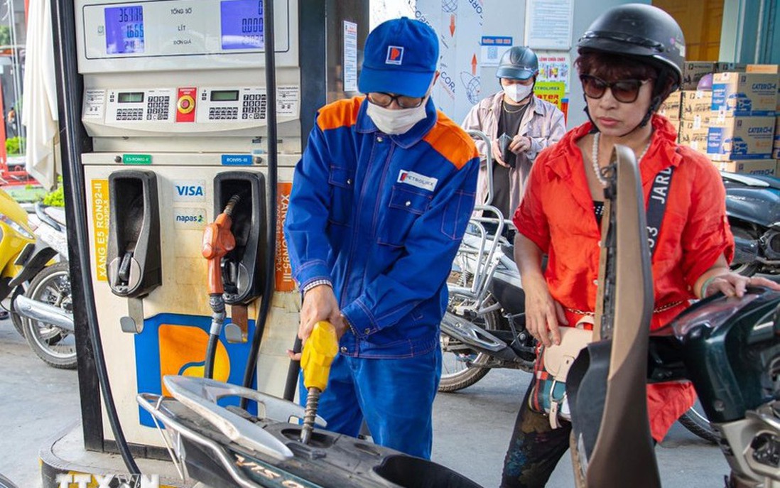 Đề xuất giảm thuế nhập khẩu xăng dầu xuống 0% để ổn định nguồn cung