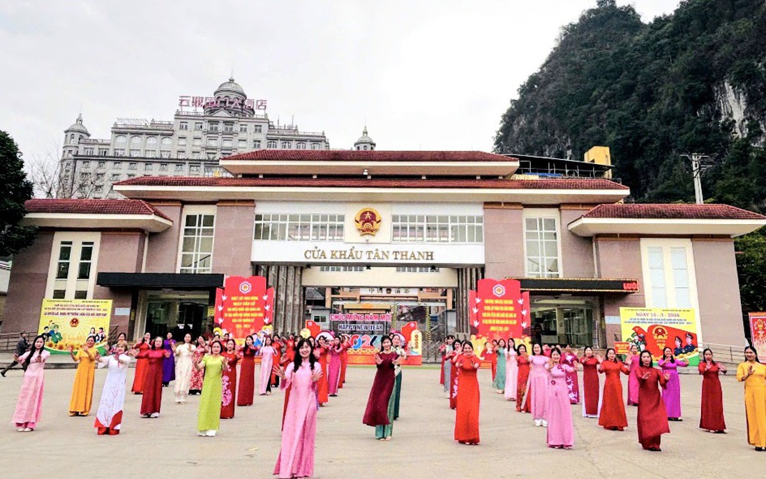 Đa sắc hoạt động chào mừng Ngày 8/3 của phụ nữ Lạng Sơn