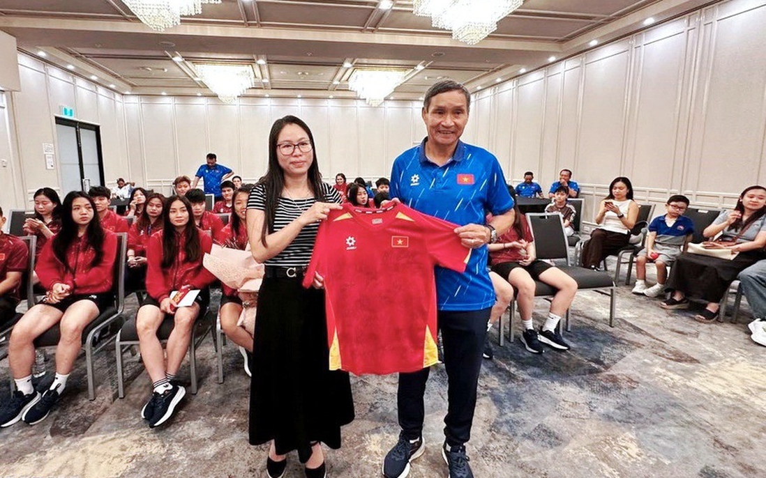 Tuyển bóng đá nữ Việt Nam truyền cảm hứng cho cộng đồng người Việt ở nước ngoài