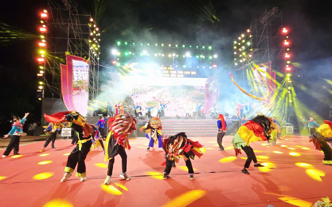 Giao lưu nghệ thuật "Xuân xứ Lạng 2026": Thắm tình hữu nghị Việt - Trung