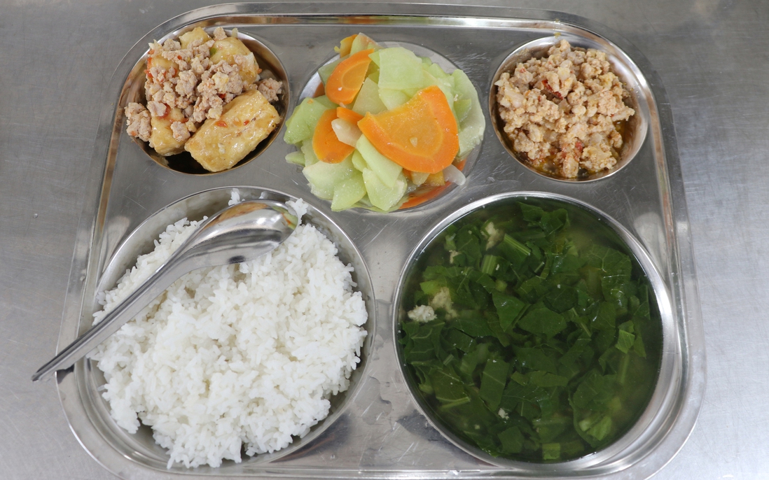 Vụ 300 tấn lợn bệnh: Đơn vị cung cấp suất ăn lên tiếng về việc nhập thịt từ đơn vị vừa bị khởi tố