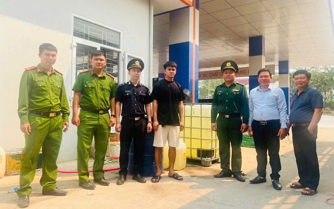 Bắt giữ vụ vận chuyển trái phép hơn 1.200 lít dầu Diesel qua biên giới