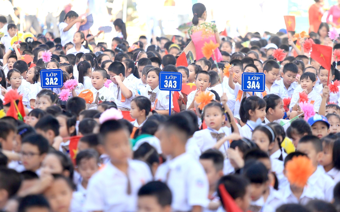 Hà Nội xây thêm gần 1.000 trường học, có giải được bài toán thiếu trường, lớp học quá tải?