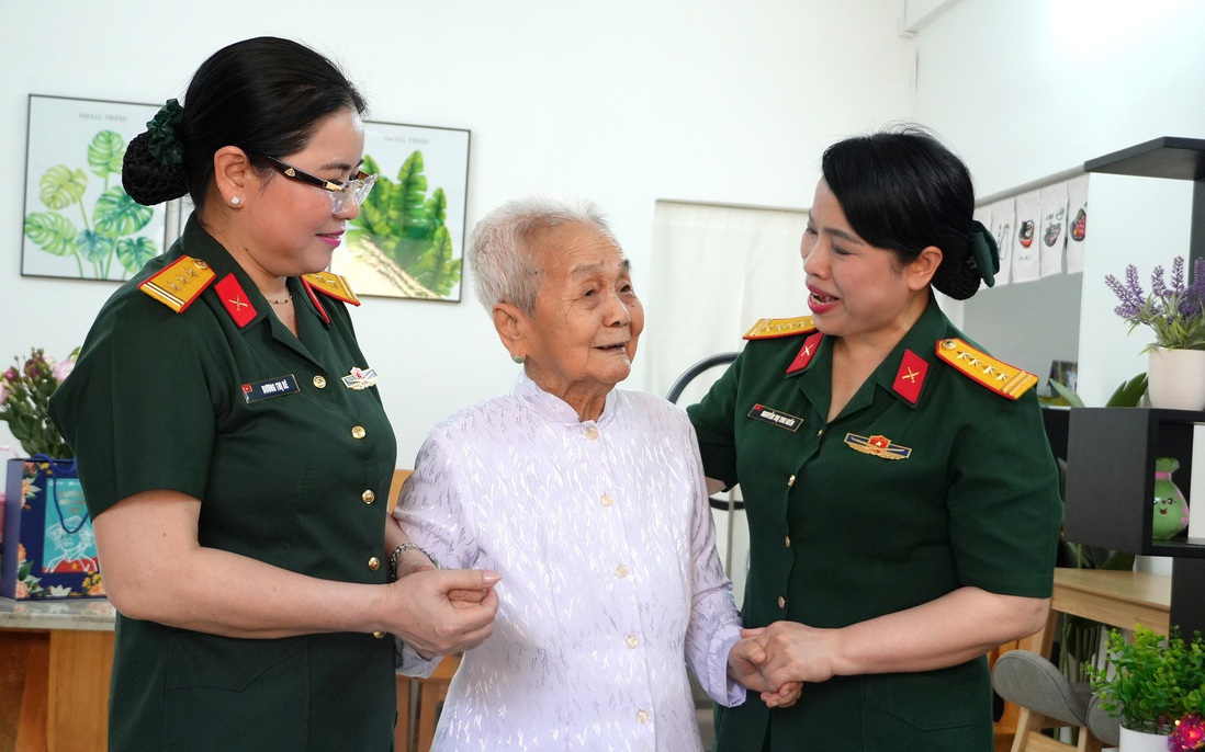 Ban Vì sự tiến bộ của phụ nữ Bộ Quốc phòng tri ân những người làm nên lịch sử