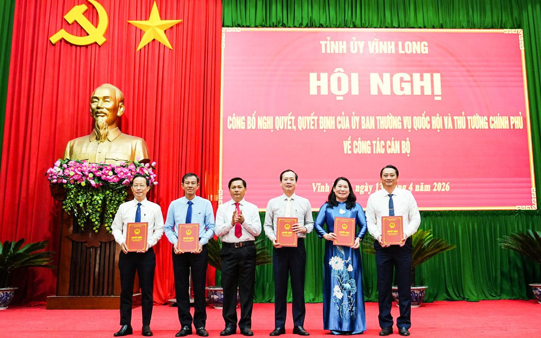 Vĩnh Long công bố các nghị quyết, quyết định về công tác cán bộ