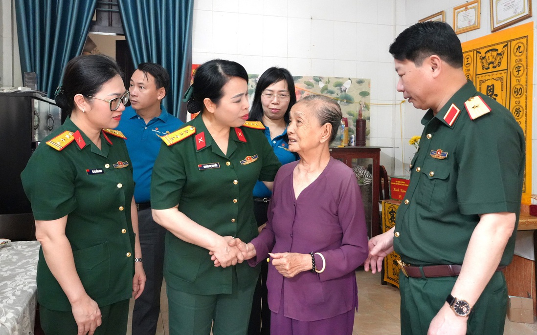 Những câu chuyện xúc động từ "Chuyến bay màu xanh" trên quê hương nữ anh hùng Võ Thị Sáu