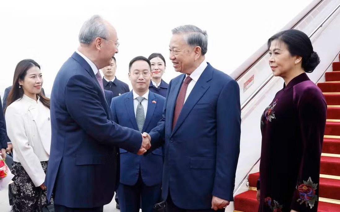 Tổng Bí thư, Chủ tịch nước và Phu nhân bắt đầu thăm cấp Nhà nước đến Trung Quốc
