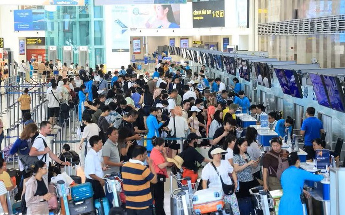 Nhiều đường bay hết vé, giá "ngất ngưởng" dịp cao điểm nghỉ lễ 30/4