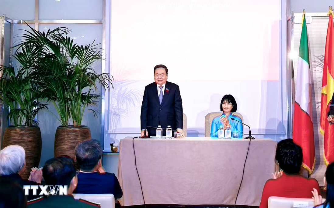 Chủ tịch Quốc hội: Đề nghị cộng đồng người Việt tại Italy tiếp tục giữ gìn bản sắc dân tộc