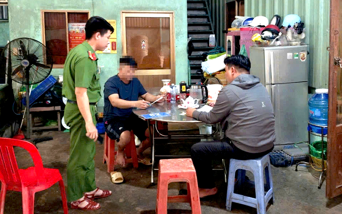 Đổ rác bừa bãi, bị "phạt nguội" 3,5 triệu đồng