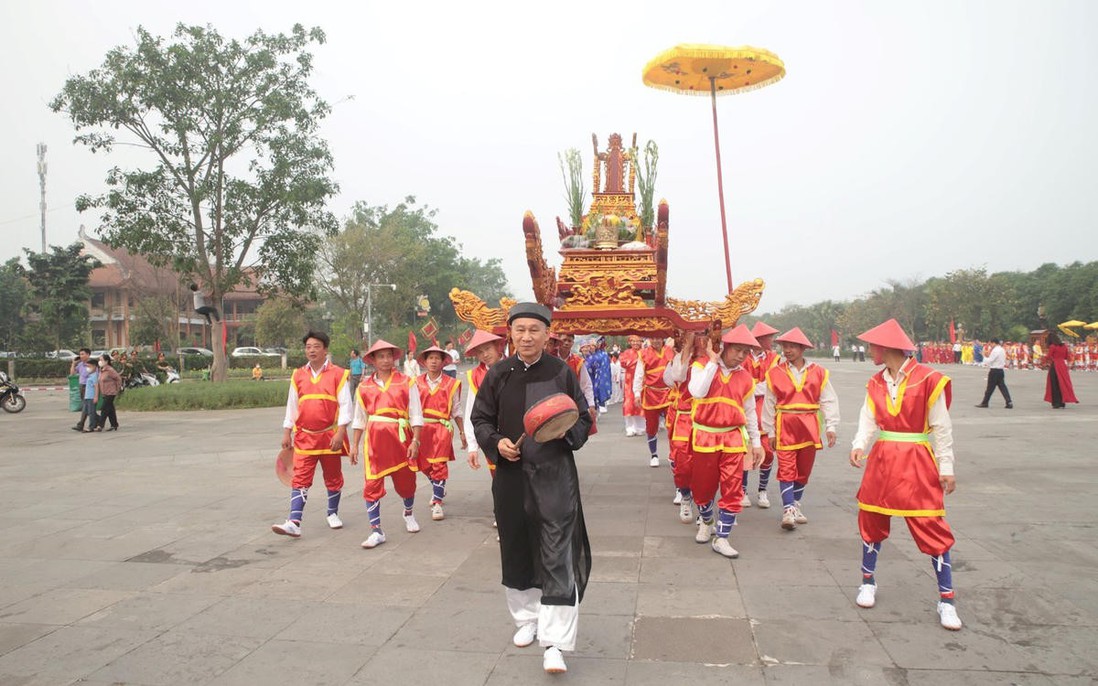 Hung Kings Commemoration Day - a sacred return to the roots