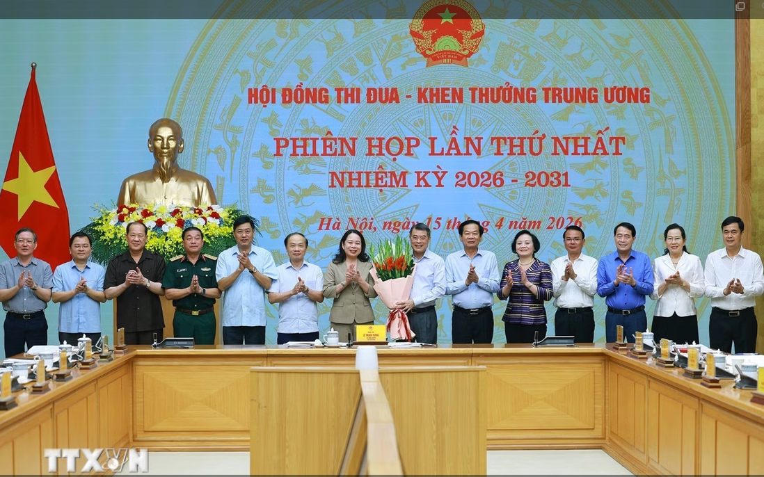 Thủ tướng: Thi đua-khen thưởng phải gắn chặt với mục tiêu tăng trưởng 2 con số