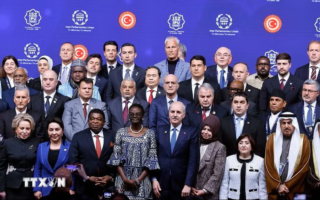 Chủ tịch Quốc hội Trần Thanh Mẫn cùng đoàn Việt Nam dự lễ khai mạc IPU-152