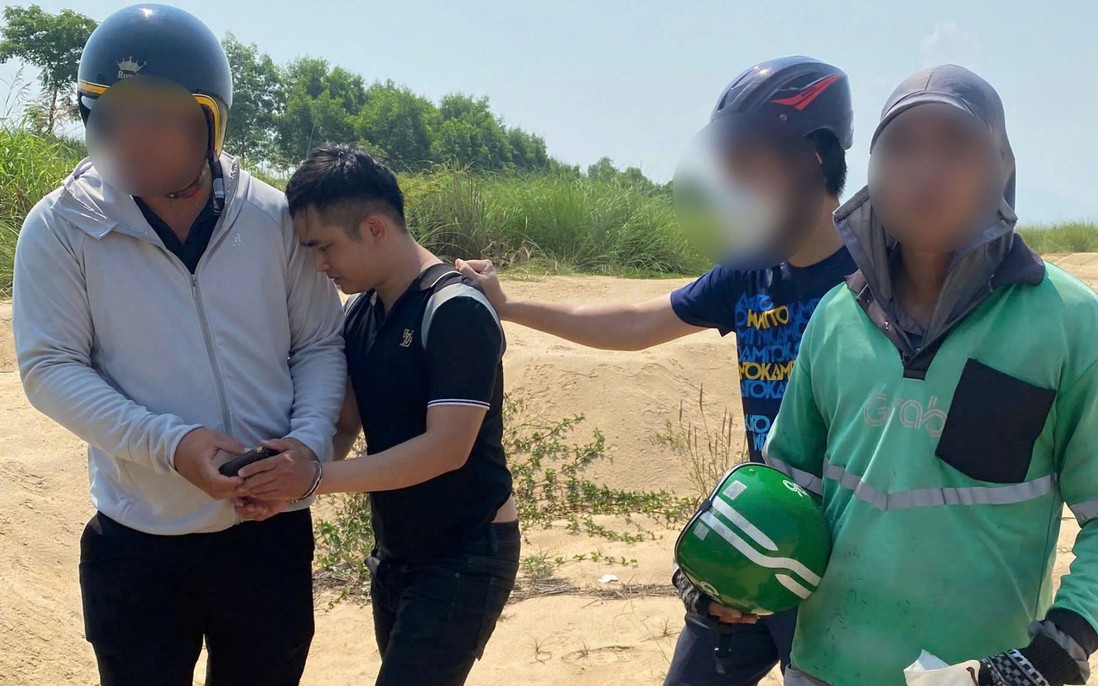 Bắt tạm giam đối tượng cướp điện thoại của tài xế Grab Bike