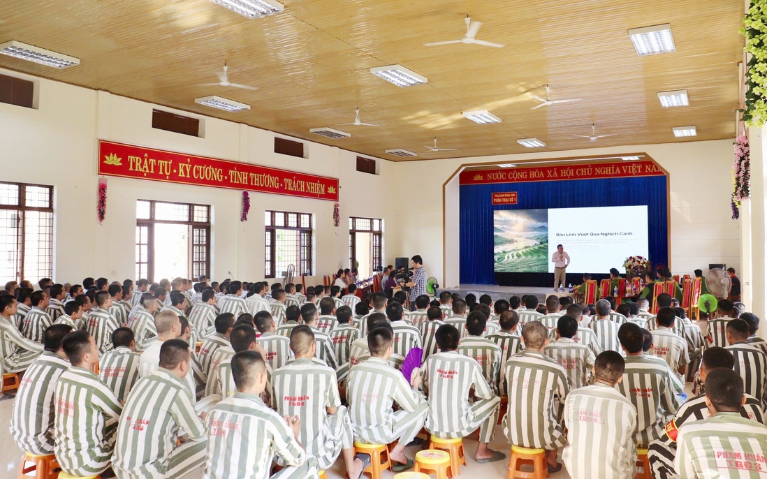 Trò chuyện về văn hóa đọc với hơn 250 phạm nhân