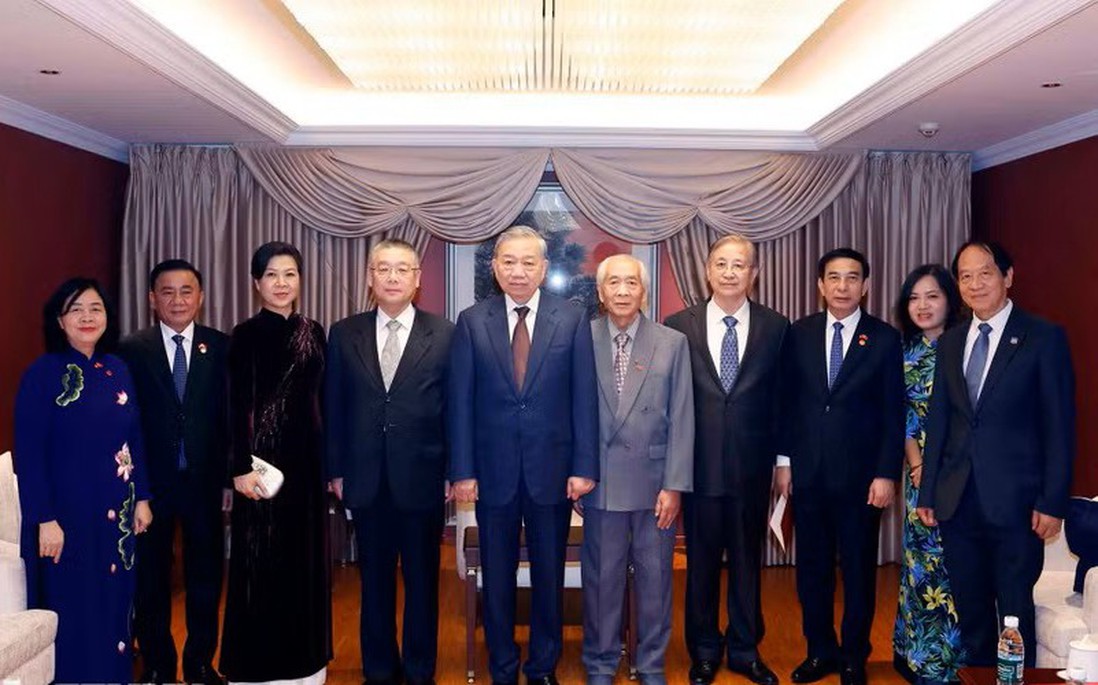 Tiếp tục "giữ lửa", không ngừng phát triển quan hệ Việt Nam - Trung Quốc