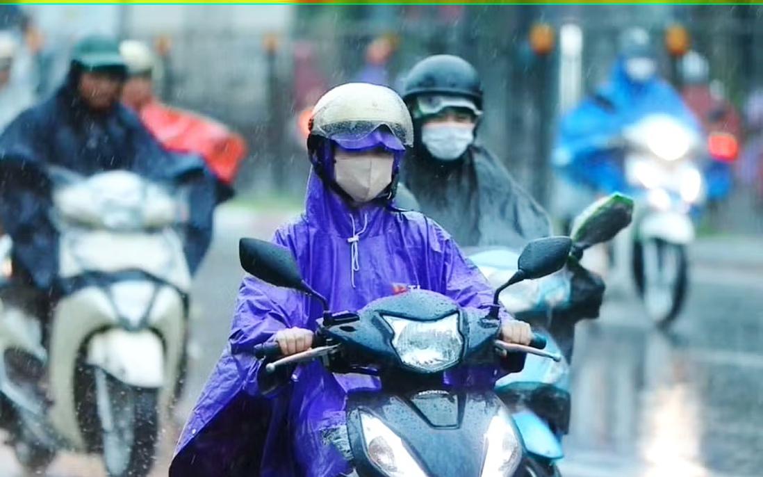 Mưa dông bao trùm Bắc Bộ và Thanh Hóa, cảnh báo lốc, sét, mưa đá