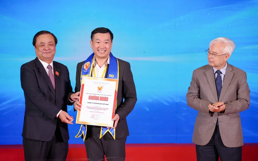 Vinamilk 30 năm liên tiếp được vinh danh Hàng Việt Nam Chất Lượng Cao