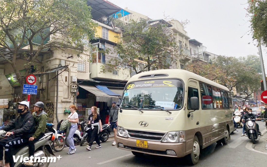 Đề xuất ôtô chở người từ 28 chỗ trở lên và xe trung chuyển được chạy 24/24h