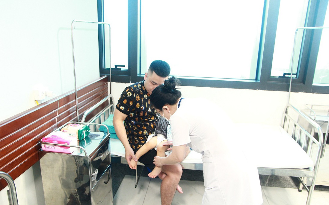 Chủ động nguồn thuốc, siết điều trị và giám sát để giảm tử vong tay chân miệng