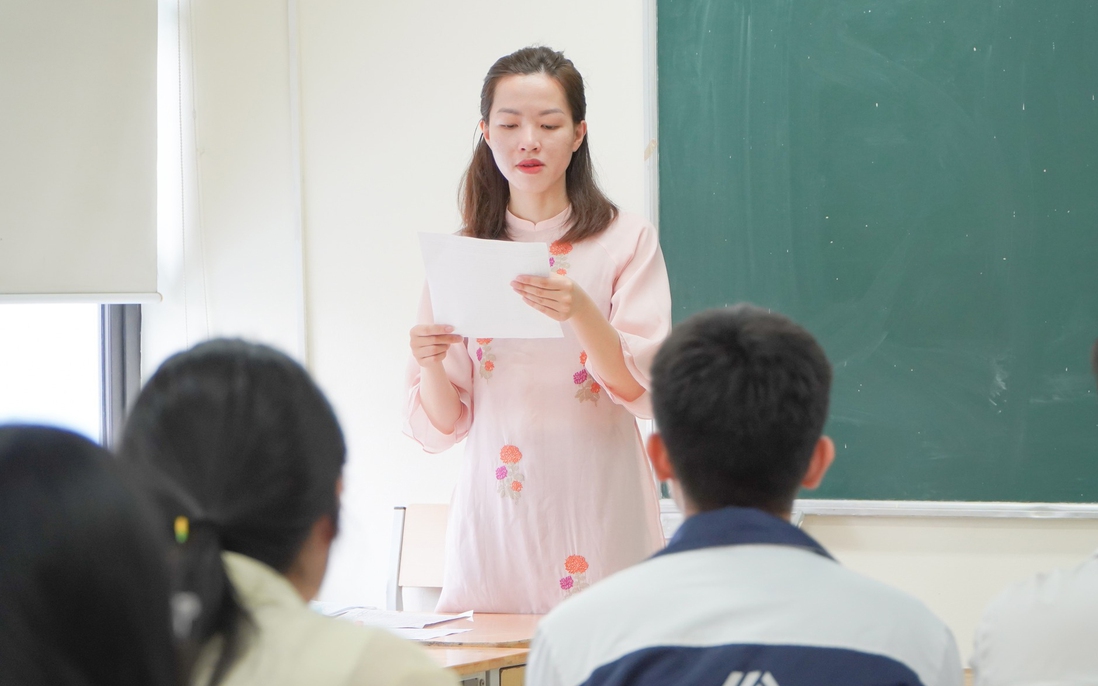 Thi vào lớp 10 Hà Nội: Gần 130.000 học sinh cạnh tranh gay gắt suất vào trường công lập 