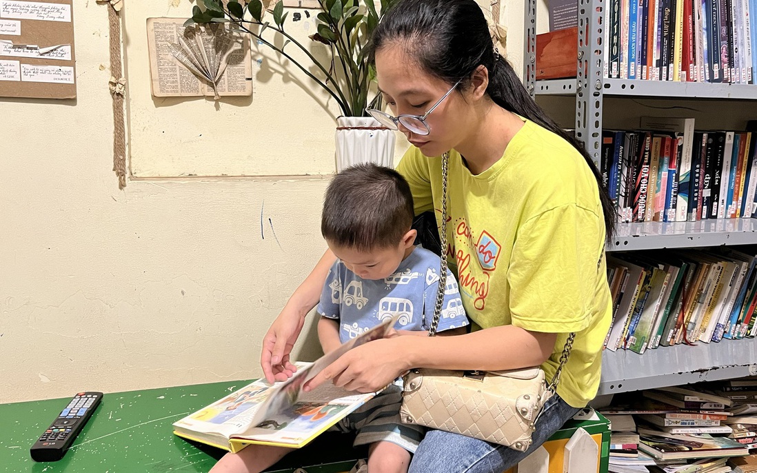 "Thư viện 0 đồng" giữa lòng Hà Nội: Sẻ chia tri thức bằng niềm tin