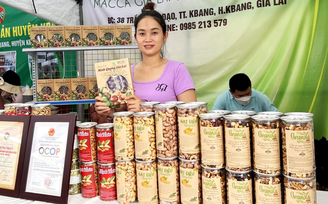 Hoa hậu, TikToker quảng bá nông sản trực tuyến cho người dân Gia Lai